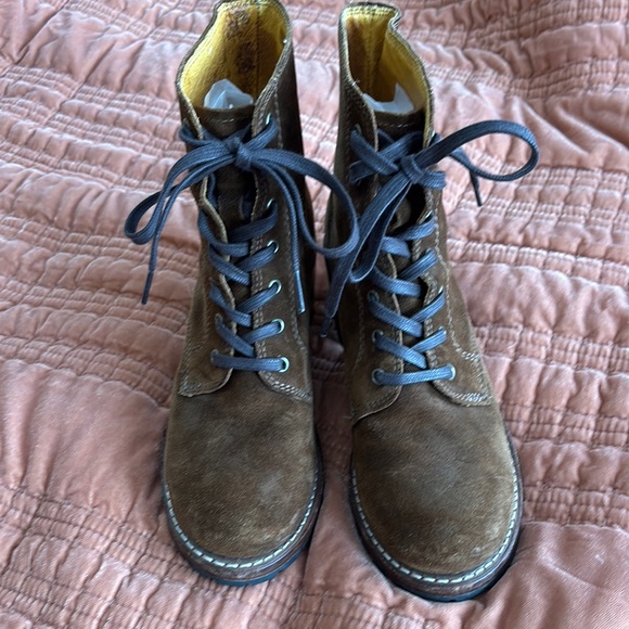 Frye Sabrina 6G Tan Suede/Leather Lace Up Wood Heeled Combat Moto Ankle Booties - Picture 7 of 12